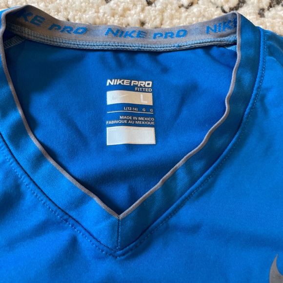 Nike pro womens large blue short sleeve top - Picture 4 of 6